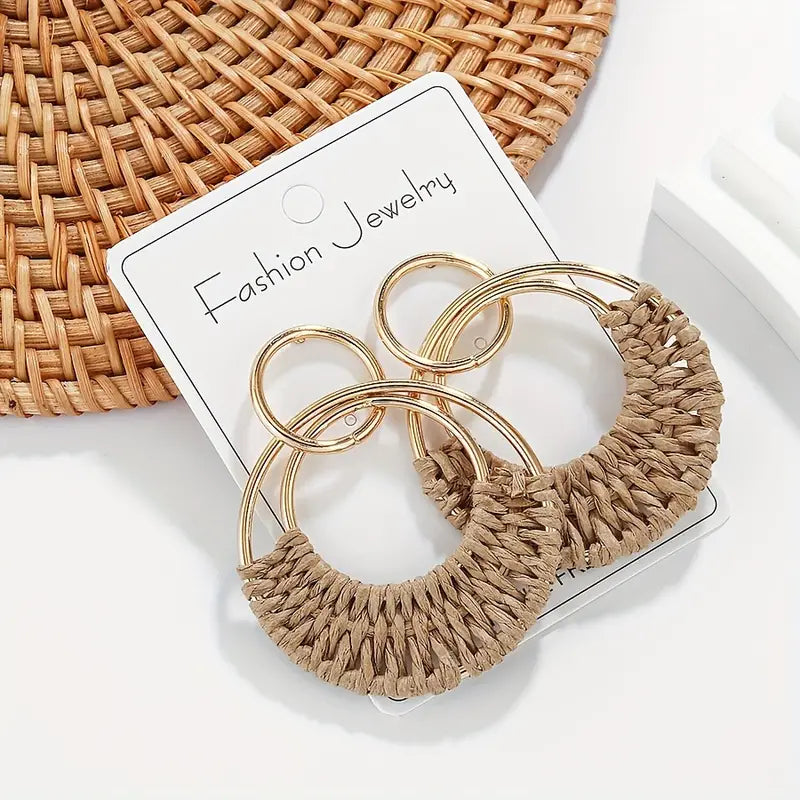 Gold circle knitted dangle earrings