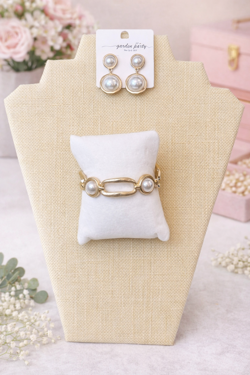 Pearl & Gold Bangle