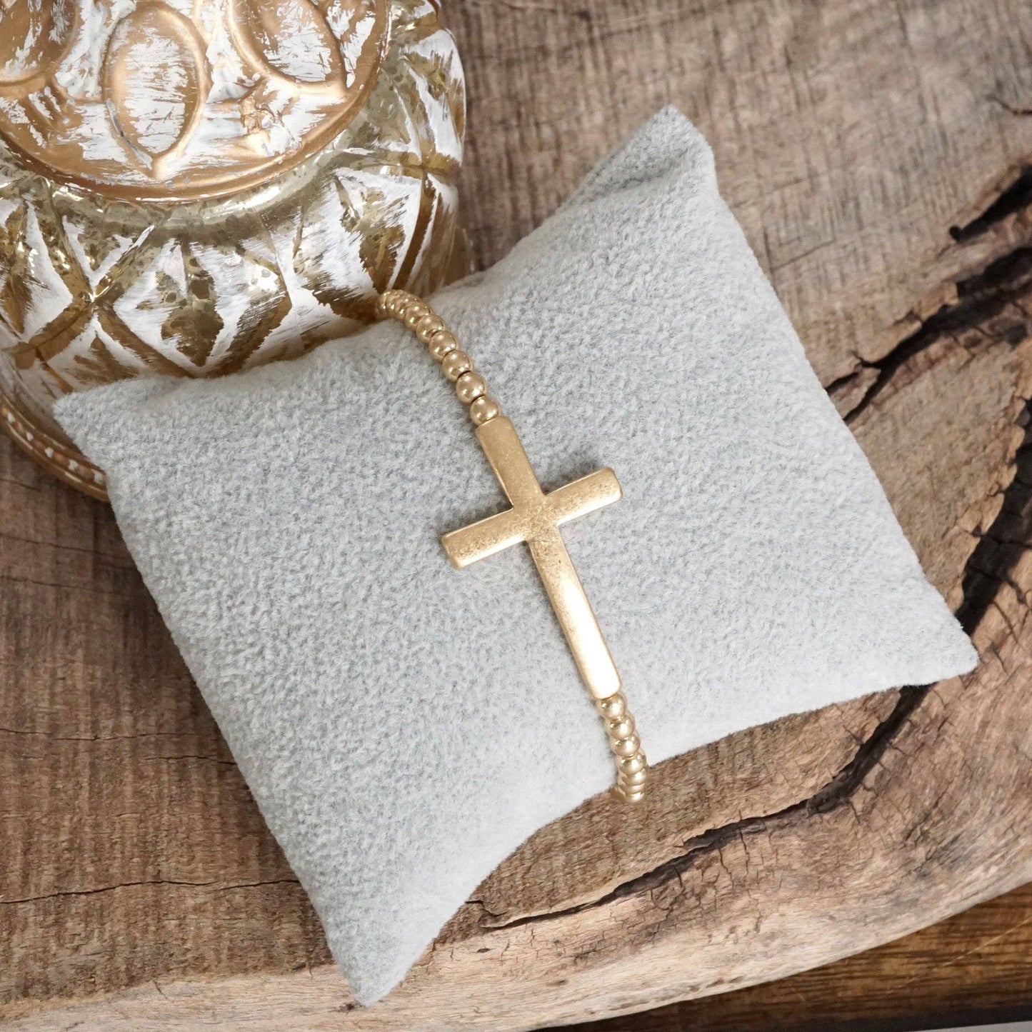 Minimal Cross Stretchy Bracelet