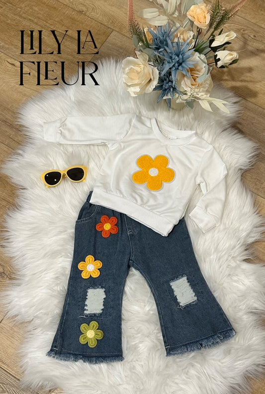 Embroidered Flower Top w Raw Hem Distressed Jeans